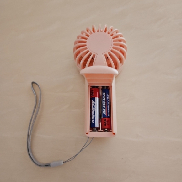 Mini handheld fan - new in box - Picture 2 of 5